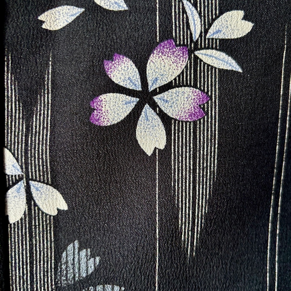 Full Length Japanese Kimono Set | Includes Foldable Display Hanger - Picture 8 of 15